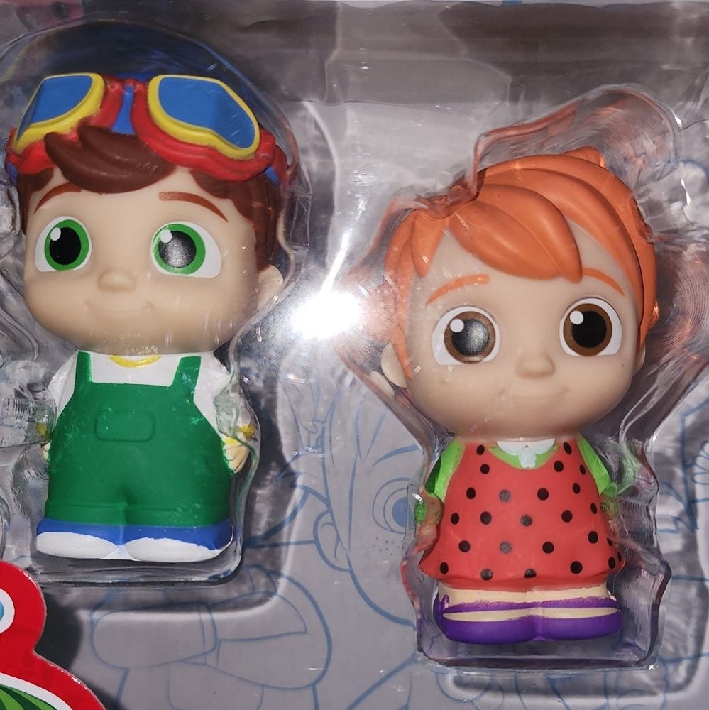 Cocomelon JJ & Family Figure Set - Picture 2 of 4